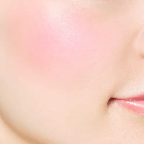 Recharge Blush 06 Petal Toss - Teint Éclatant & Acide Hyaluronique