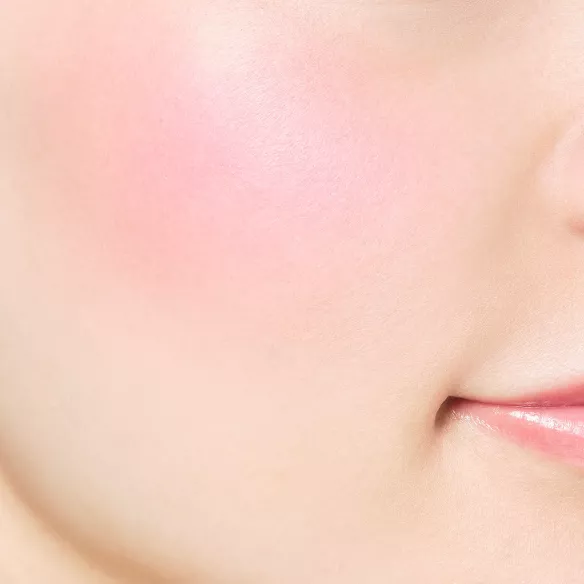 Recharge Blush 06 Petal Toss - Teint Éclatant & Acide Hyaluronique