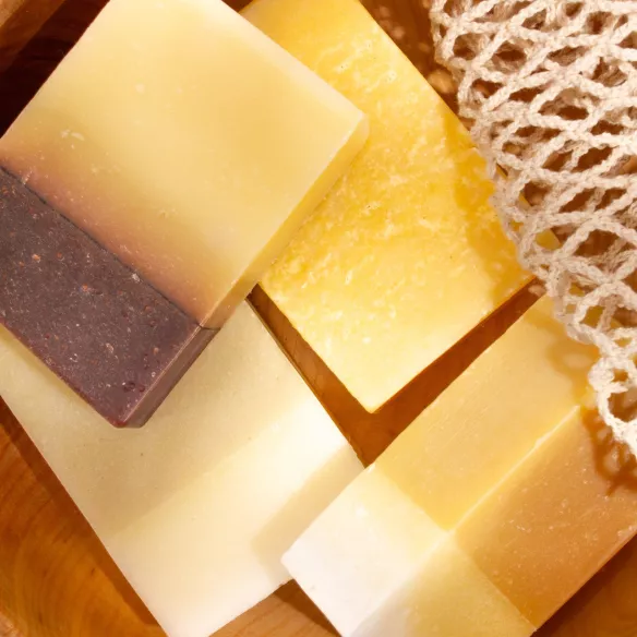 Savon solide surgras - Vanille – Saponification à froid